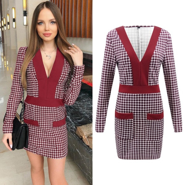 Stílusos női ruha V-nyakkal és zsebekkel több színben