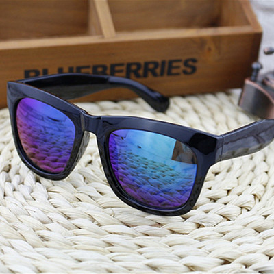 Μοντέρνα  γυαλιά ηλίου για άνδρες και γυναίκες σε διάφορα χρώματα