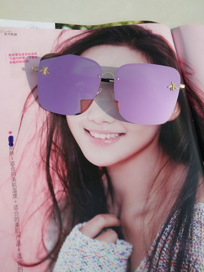 Μοντέρνα γυναικεία γυαλιά ηλίου σε διάφορα χρώματα