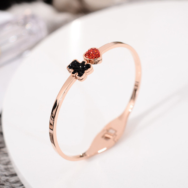 Μοντέρνο γυναικείο βραχιόλισε χρυσό χρώμα