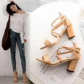 Γυναικεία κομψά μοντέρνα σανδάλια σε διάφορα χρώματα