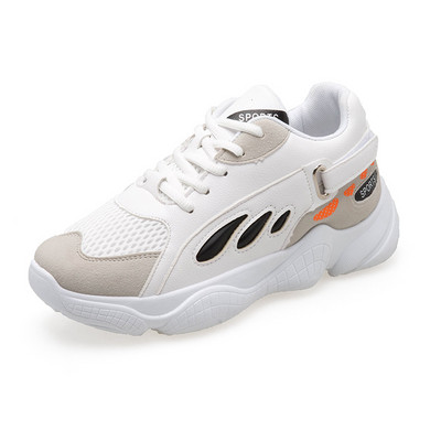 Aktuális női tornacipő három színben