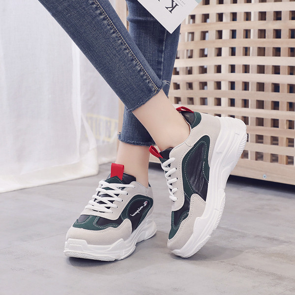 Γυναικεία πάνινα παπούτσια σε δύο χρώματα