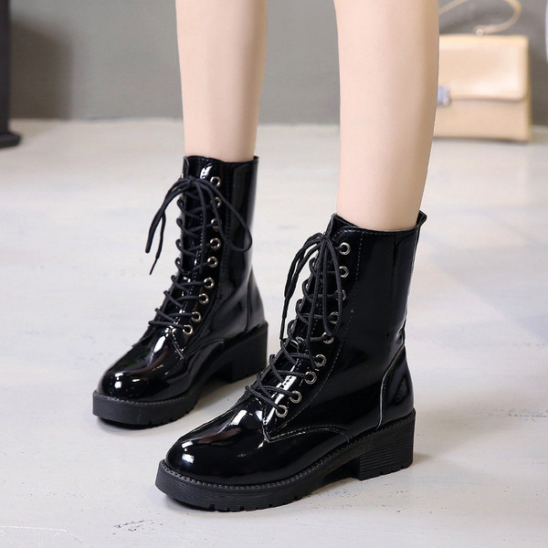 Fekete színű női csizma - két modell