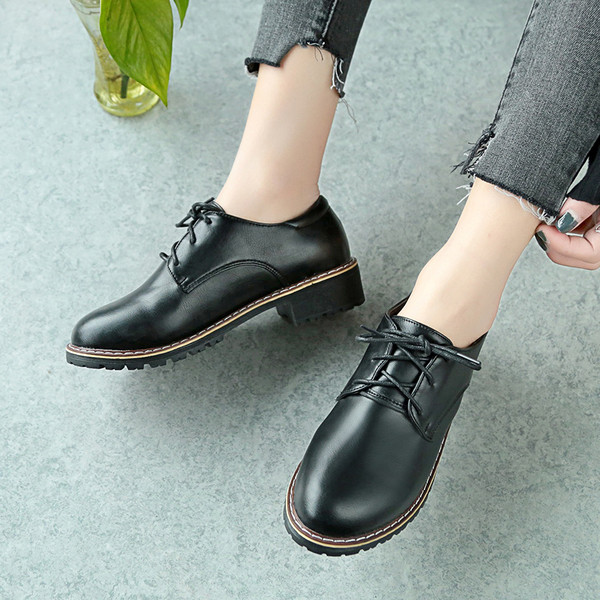 Καθημερινά γυναικεία  μοκασίνια σε δύο μοντέλα