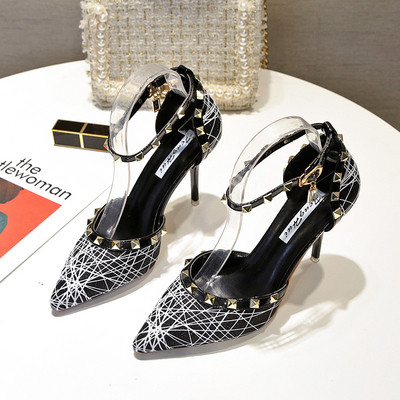 Γυναικεία παπούτσια με  ψηλά τακούνια σε τρία χρώματα με διακοσμητικά τρουξ