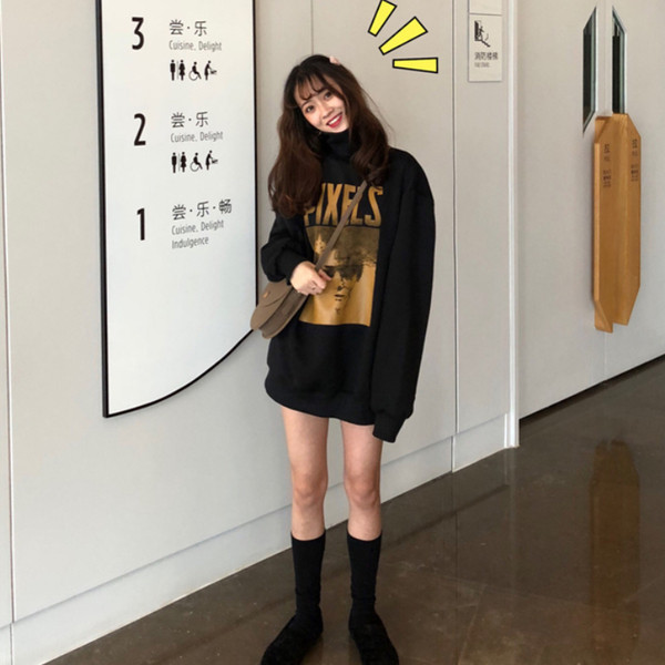 Μοντέρνο γυναικείο μακρύ πουλόβερ με τύπωμα