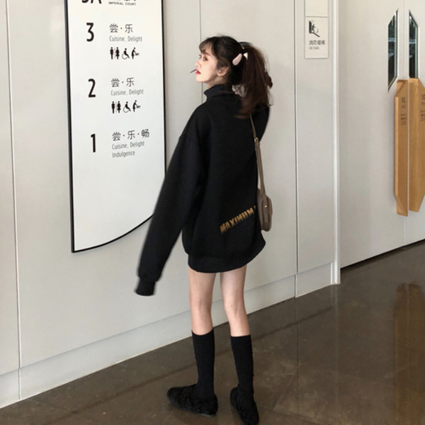 Μοντέρνο γυναικείο μακρύ πουλόβερ με τύπωμα