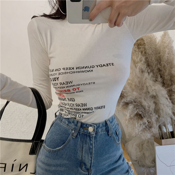 Καθημερινό  γυναικείο μπλουζάκι με επιγραφές και κολάρο  σε διάφορα χρώματα