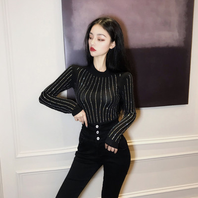 Μοντέρνα γυναικεία μπλούζα με O-λαιμόκοψη σε δύο χρώματα