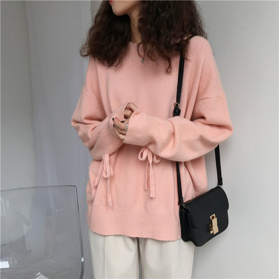 Μοντέρνο γυναικείο πουλόβερ με τύπωμα στα μανίκια