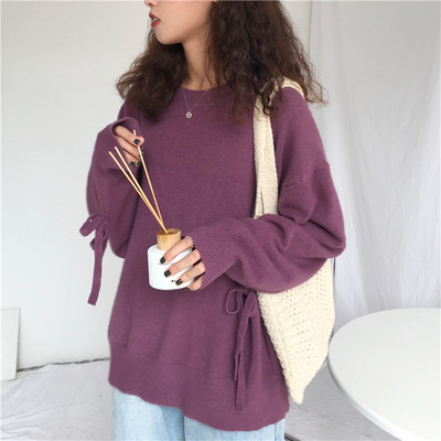 Μοντέρνο γυναικείο πουλόβερ με τύπωμα στα μανίκια