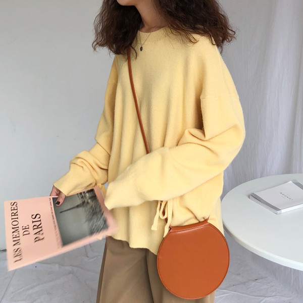 Μοντέρνο γυναικείο πουλόβερ με τύπωμα στα μανίκια