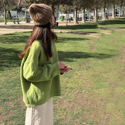 Ежедневен дамски пуловер с копчета в зелен цвят