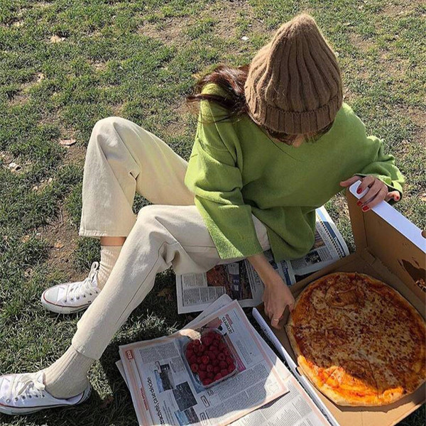 Alkalmi női pulóver gombokkal, zöld színben