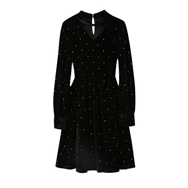 Modern fekete női ruha, hosszú bársony ujjal