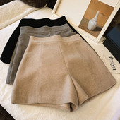 Pantaloni scurți de damă cu talie înaltă