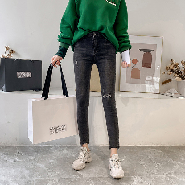 Γυναικεία ελαστικά τζιν με ραβδωτά στοιχεία σε δύο χρώματα