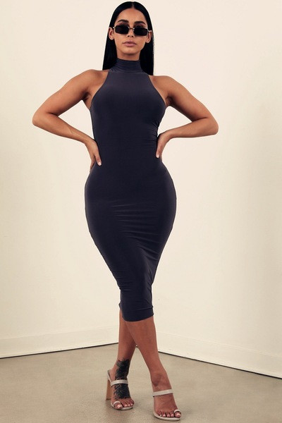 Hosszú női ujjatlan ruha többféle színben