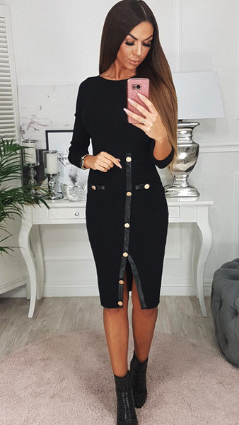 Fekete női ruha hosszú ujjal és gombokkal