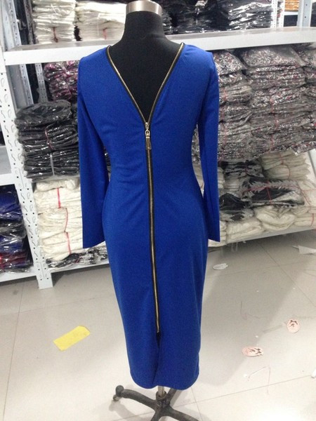 Elegáns ruha hosszú ujjal, hátul cipzárral