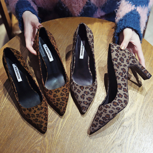 Modern női magassarkú cipő két színben