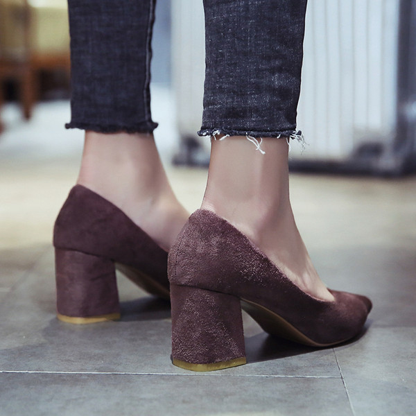 Stílusos női magassarkú cipő két modellben