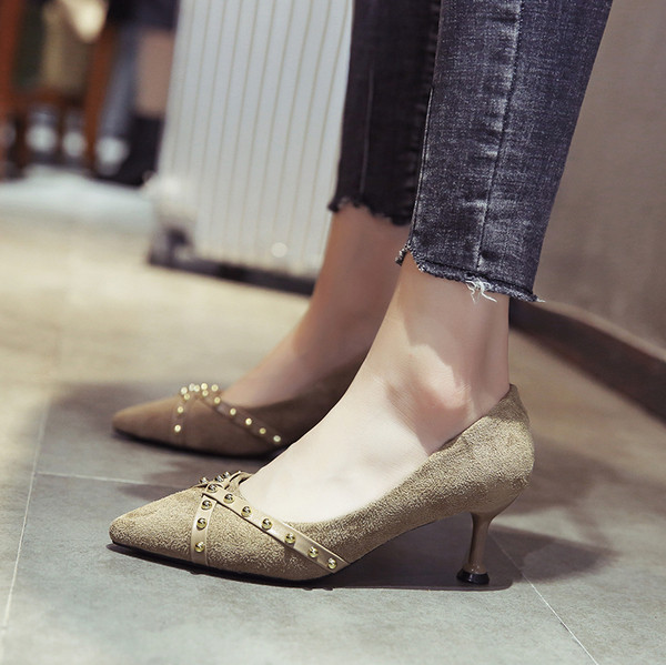 Női elegáns magassarkú cipő három színben