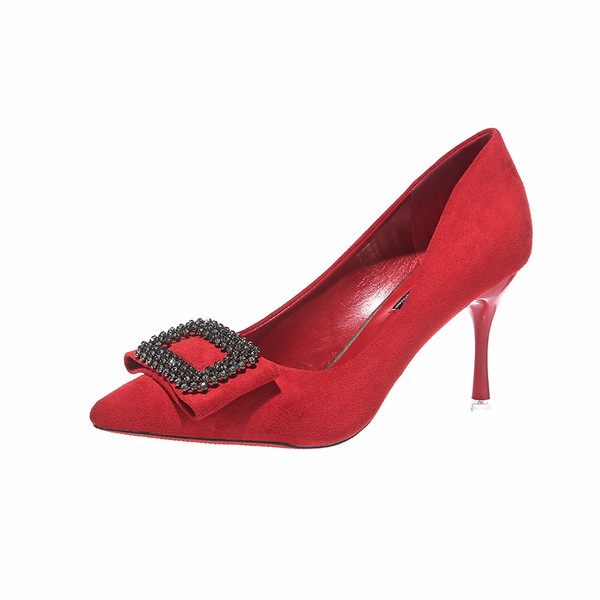 Κομψά γυναικεία παπούτσια με ψηλά τακούνια σε δύο χρώματα - μαύρο και κόκκινο