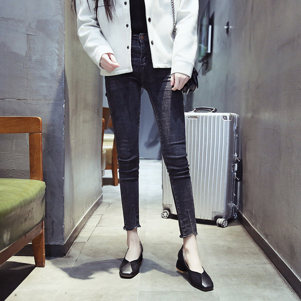 Μοντέρνα  γυναικεία παπούτσια σε τρία χρώματα με ψηλό τακούνι