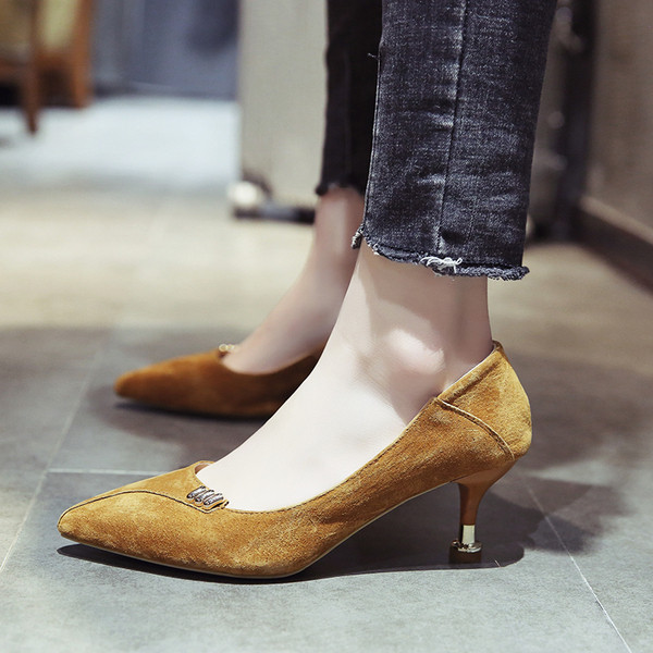 Κομψά γυναικεία παπούτσια με  ψηλά τακούνια από οικολογικό σουέτ σε τρία χρώματα