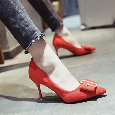 Стилни дамски обувки на висок ток с катарама от еко велур