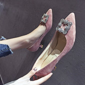 Γυναικεία κορυφαία παπούτσια με πόρπη και  σε ψηλό τακούνι