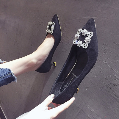 Γυναικεία κορυφαία παπούτσια με πόρπη και  σε ψηλό τακούνι