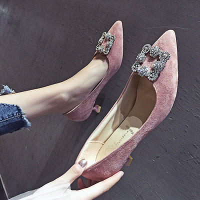 Γυναικεία κορυφαία παπούτσια με πόρπη και  σε ψηλό τακούνι