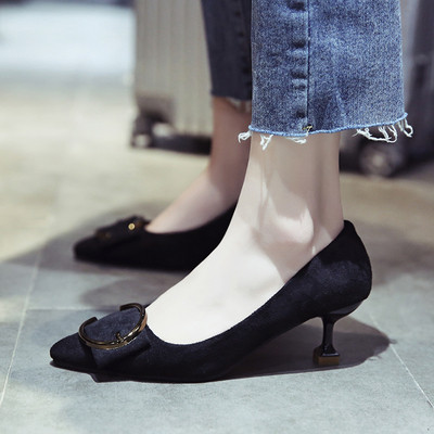 Μοντέρνα γυναικεία παπούτσια σε δύο μοντέλα - δύο χρώματα