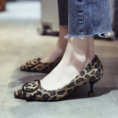 Μοντέρνα γυναικεία παπούτσια σε δύο μοντέλα - δύο χρώματα