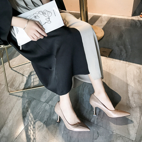 Öko bőrből készült modern női cipő két színben