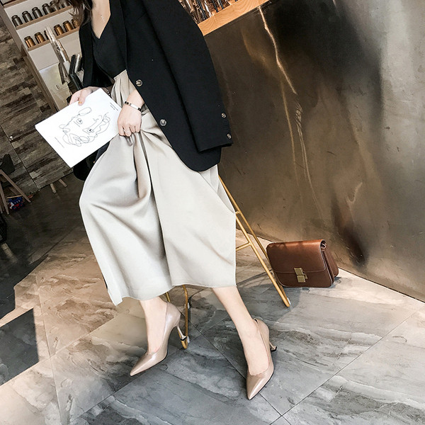 Öko bőrből készült modern női cipő két színben