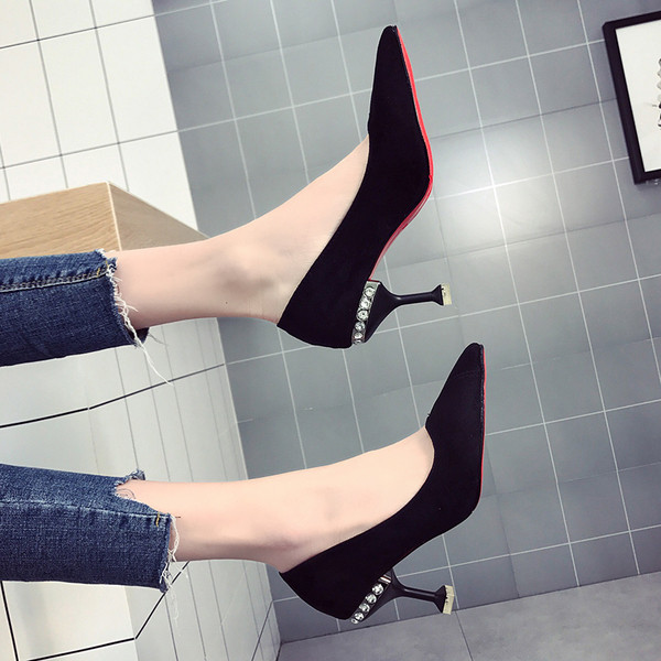 Női magas sarkú cipő díszkövekkel, két színben