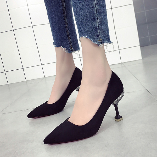 Női magas sarkú cipő díszkövekkel, két színben