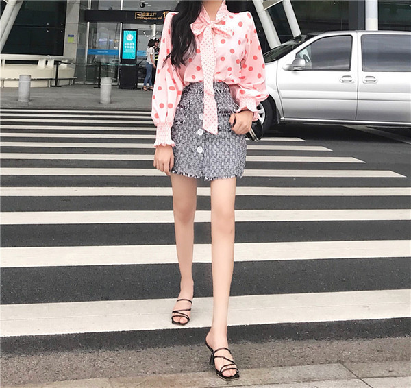 Μοντέρνο γυναικείο πουκάμισο ρετρό σε δύο χρώματα