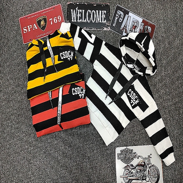 Gyerek blúz fiúknak kapucnival és felirattal három színben