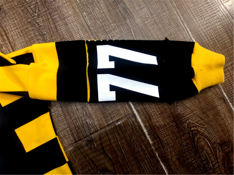 Gyerek blúz fiúknak kapucnival és felirattal három színben