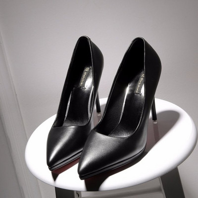 Κομψά γυναικεία παπούτσια με ψηλά τακούνια σε δύο μοντέλα