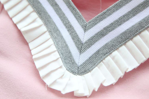 Μοντέρνα παιδική μπλούζα για κορίτσια με ντεκολτέ σε σχήμα V σε διάφορα χρώματα