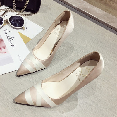 Elegáns női magassarkú cipő három színben