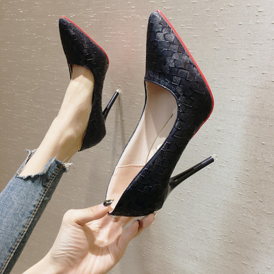 Модерни дамски обувки в три цвята на висок ток