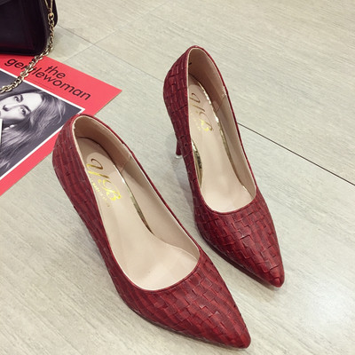 Μοντέρνα γυναικεία παπούτσια σε τρία χρώματα με ψηλό τακούνι