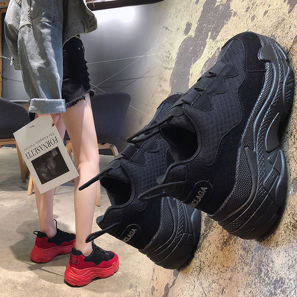 Modern női tornacipő két színben - fekete és piros